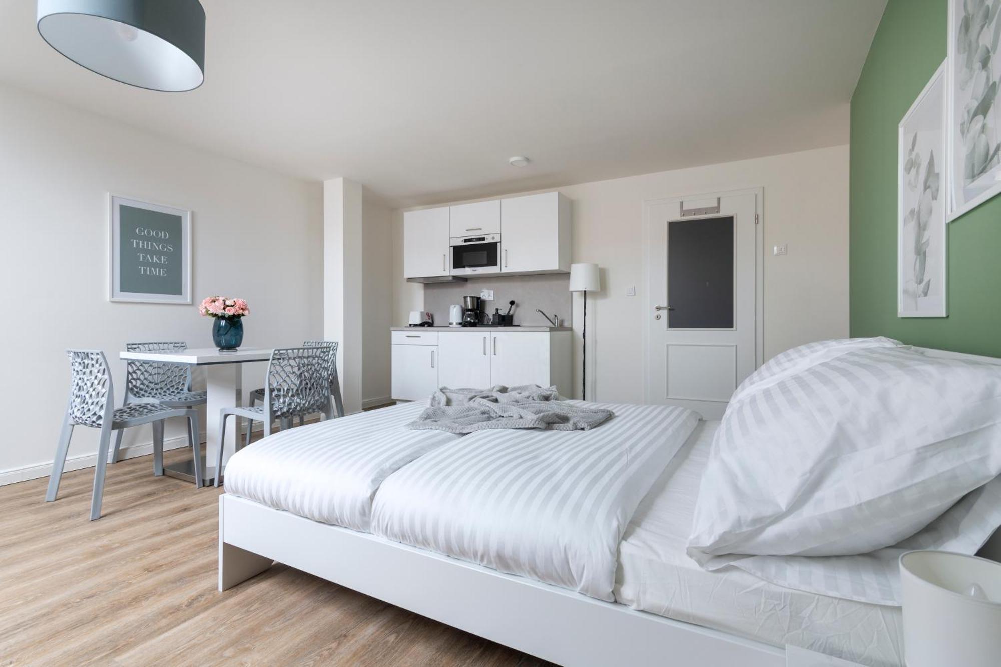 Central Haven Apartments Prag Exterior foto